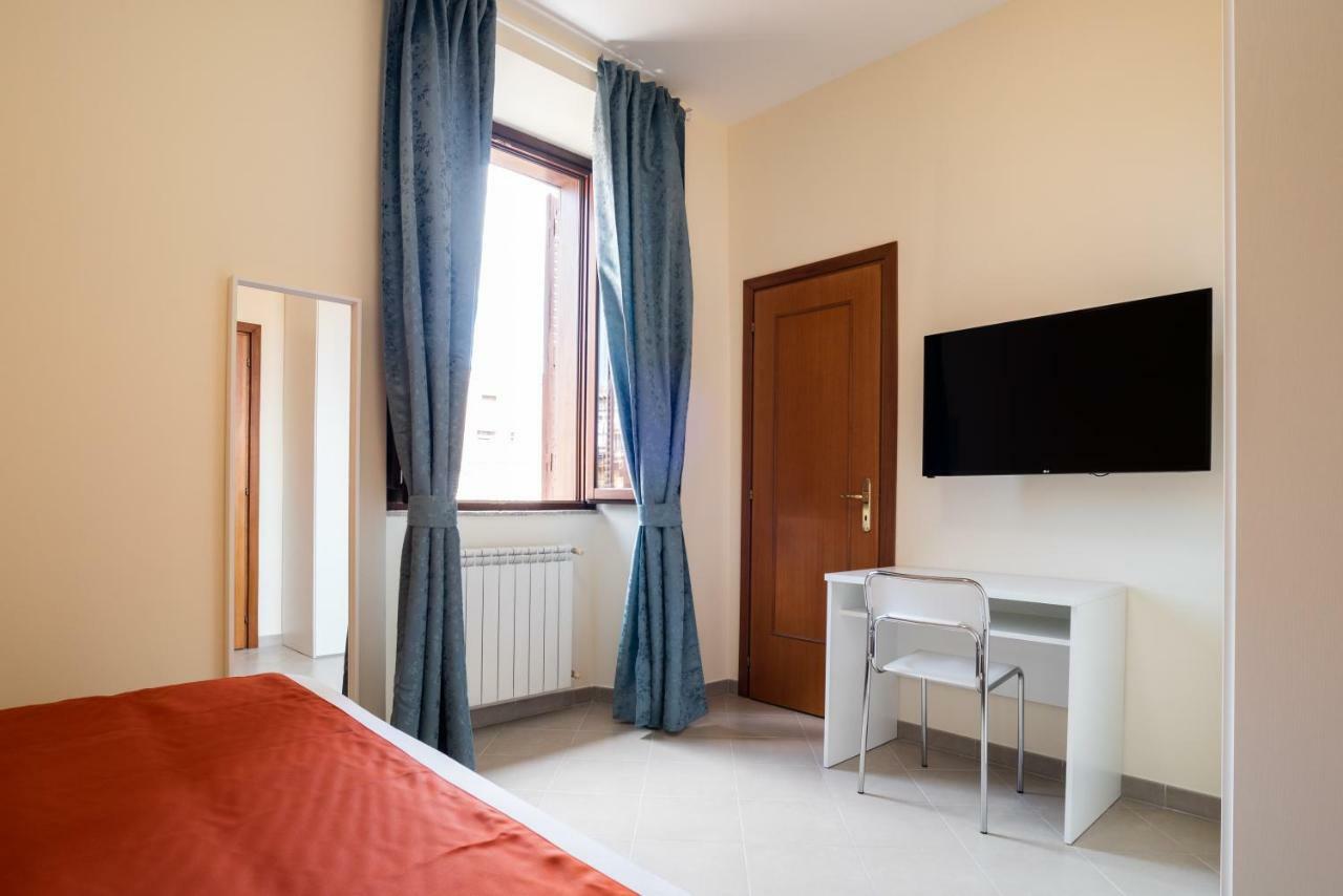 Minerva Monks Pensionat 2*